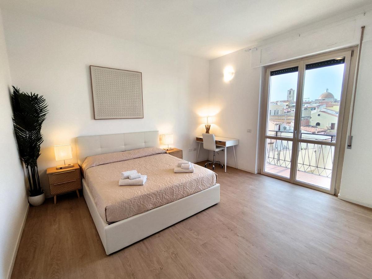 Attico Vespucci Luxury Penthouse Apartment Олбия Екстериор снимка