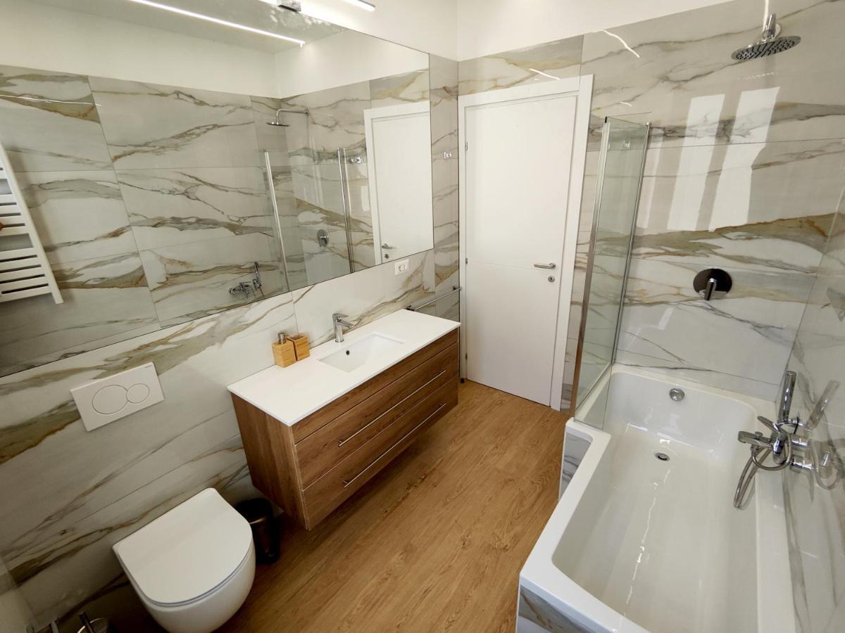 Attico Vespucci Luxury Penthouse Apartment Олбия Екстериор снимка