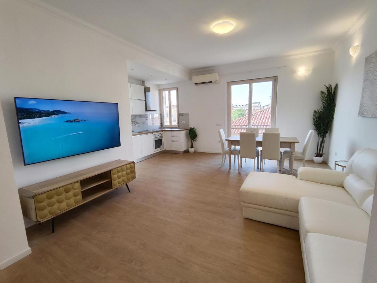Attico Vespucci Luxury Penthouse Apartment Олбия Екстериор снимка